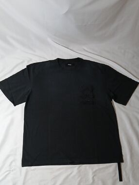 AMIRI Black Short-Sleeve Crewneck T-Shirt with Subtle Chest Detail